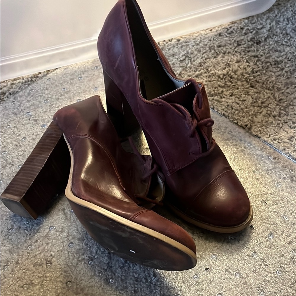 Hinge Brown Heeled Boots with Chunky Heel